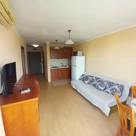 Central Nessebar Beach Apartment Апартамент