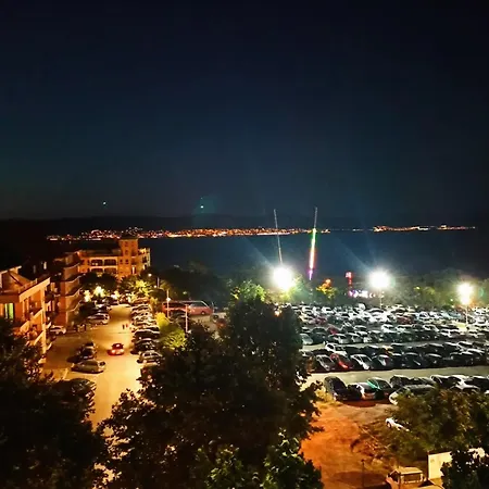 Central Nessebar Beach Apartment * Несебър